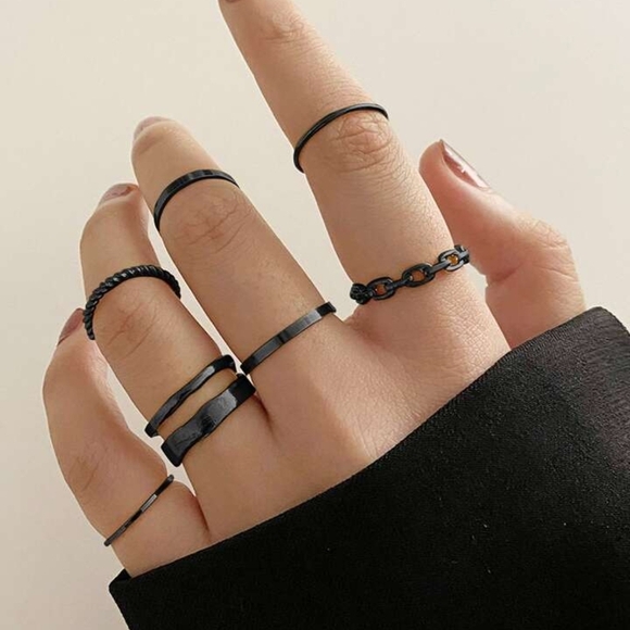Jewelry - 🔥7 Pcs Elegant Black Ring Set+Gift Box🎁